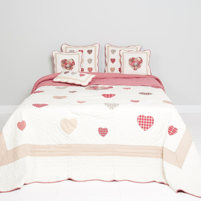 Fleur De Lis Living Bedspread Wayfair.co.uk